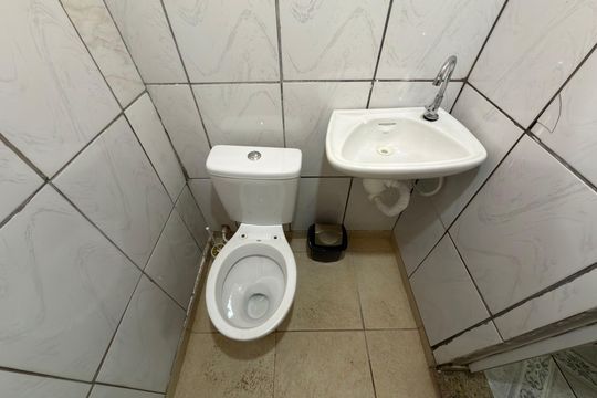 Banheiro Social de casa para alugar com 1 quarto, 50m² em Jardim Via Anchieta, São Bernardo do Campo