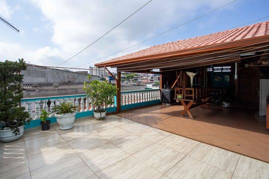 Sacada de casa à venda com 4 quartos, 224m² em São Judas Tadeu, Diadema