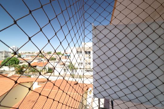 Plaquinha de apartamento para alugar com 3 quartos, 90m² em Santa Mônica, Uberlândia