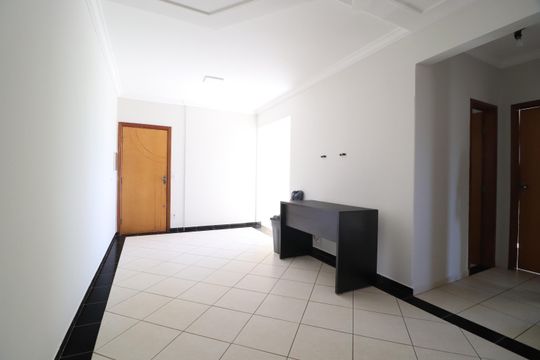 Sala de apartamento para alugar com 3 quartos, 90m² em Santa Mônica, Uberlândia