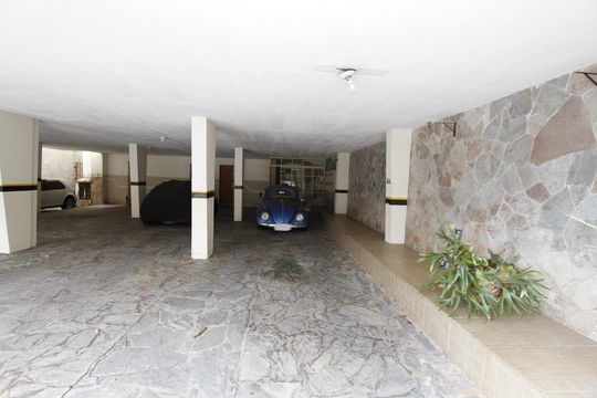 Garagem de apartamento para alugar com 2 quartos, 90m² em Barroca, Belo Horizonte