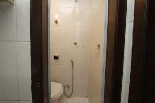 Banheiro de serviço de apartamento para alugar com 2 quartos, 90m² em Barroca, Belo Horizonte