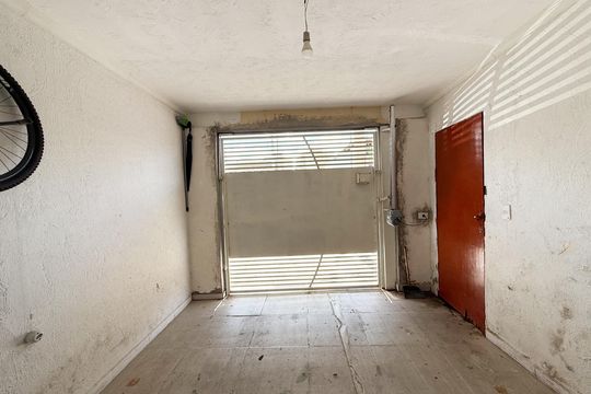 Garagem de casa para alugar com 3 quartos, 90m² em Jardim Monjolo, São Paulo