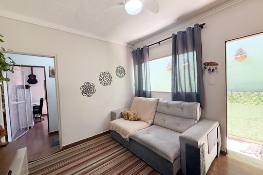 Sala de casa para alugar com 3 quartos, 90m² em Jardim Monjolo, São Paulo