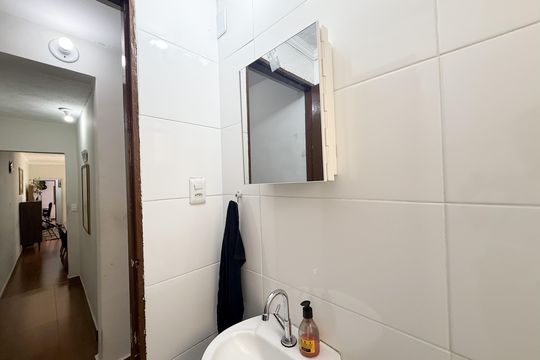 Banheiro de casa para alugar com 3 quartos, 90m² em Jardim Monjolo, São Paulo