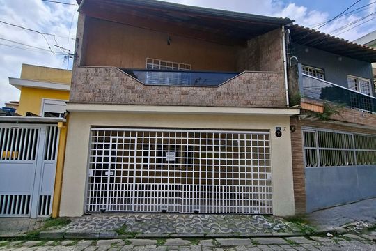 Fachada  de casa à venda com 5 quartos, 280m² em Vila Rosalia, Guarulhos