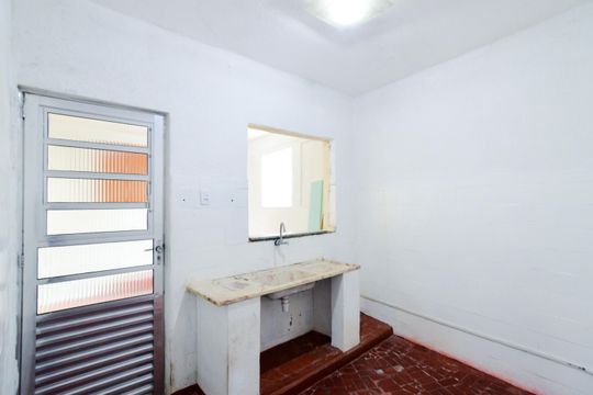 Edícula de casa à venda com 5 quartos, 280m² em Vila Rosalia, Guarulhos