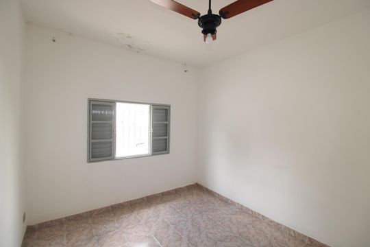 Quarto 1 de casa à venda com 1 quarto, 48m² em Santa Teresinha, São Paulo