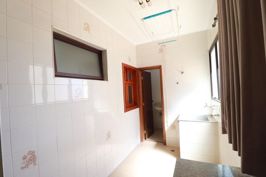 Área de serviço  de apartamento para alugar com 4 quartos, 156m² em Centro, Ribeirão Preto