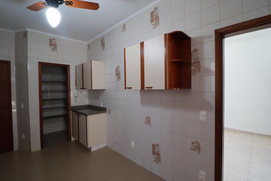 Cozinha  de apartamento para alugar com 4 quartos, 156m² em Centro, Ribeirão Preto
