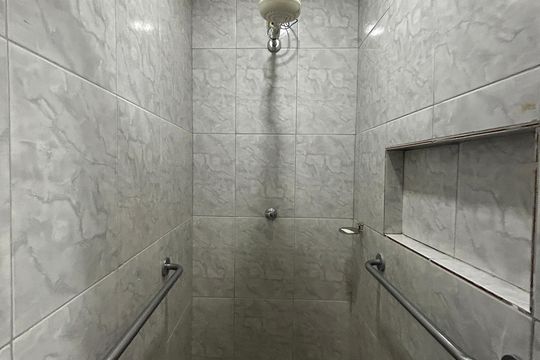 Banheiro de apartamento para alugar com 3 quartos, 110m² em Jacarepaguá, Rio de Janeiro