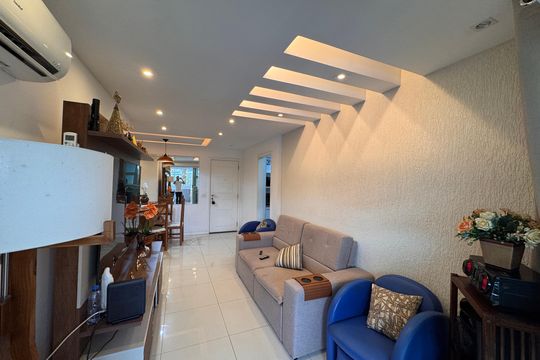 Sala de apartamento à venda com 2 quartos, 70m² em Recreio dos Bandeirantes, Rio de Janeiro