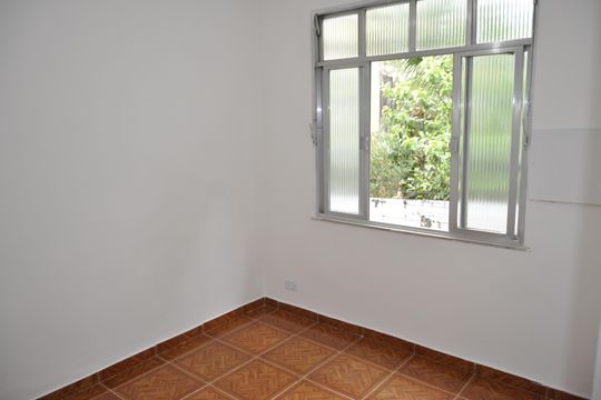 Quarto de casa de condomínio para alugar com 2 quartos, 50m² em Quintino Bocaiúva, Rio de Janeiro