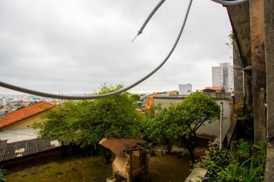 Vista do quarto 2 de casa à venda com 6 quartos, 212m² em Vila Palmares, Santo André