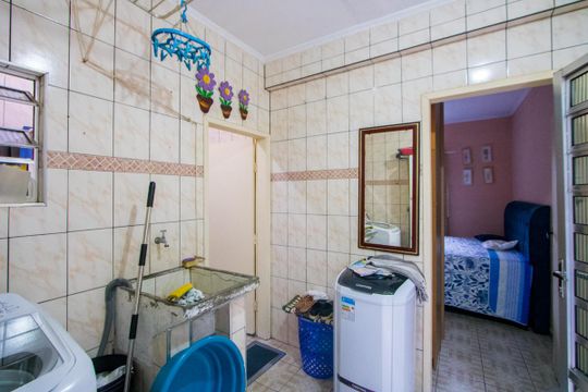 Casa 1 - Área de serviço de casa à venda com 6 quartos, 212m² em Vila Palmares, Santo André