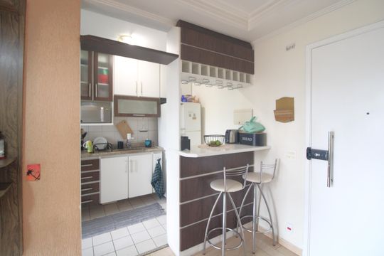 Cozinha de apartamento à venda com 2 quartos, 48m² em Vila Inglesa, São Paulo