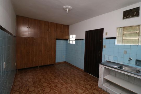 Cozinha de casa para alugar com 2 quartos, 70m² em Jardim Tango, São Paulo