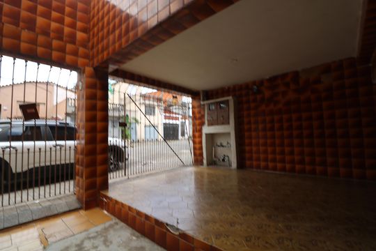 Garagem de casa para alugar com 2 quartos, 70m² em Jardim Tango, São Paulo