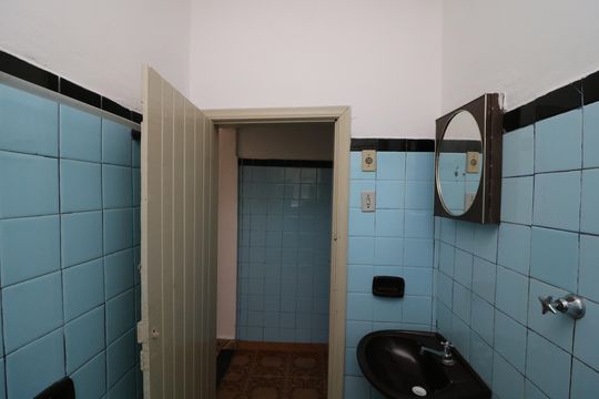 Banheiro Social de casa para alugar com 2 quartos, 70m² em Jardim Tango, São Paulo