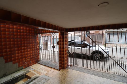 Garagem de casa para alugar com 2 quartos, 70m² em Jardim Tango, São Paulo