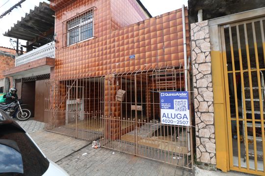Fachada de casa para alugar com 2 quartos, 70m² em Jardim Tango, São Paulo