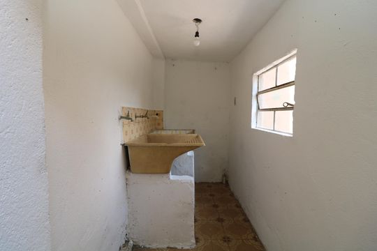 Área de Serviço de casa para alugar com 2 quartos, 70m² em Jardim Tango, São Paulo