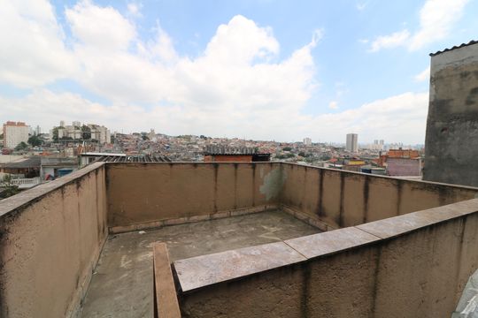 Varanda de casa para alugar com 2 quartos, 70m² em Jardim Tango, São Paulo