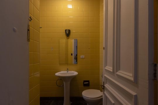 Banheiro Social de casa à venda com 4 quartos, 260m² em Água Branca, São Paulo