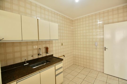 Cozinha de apartamento para alugar com 1 quarto, 60m² em José Menino, Santos