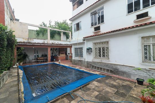 Área externa de casa à venda com 5 quartos, 600m² em Jardim Sulacap, Rio de Janeiro
