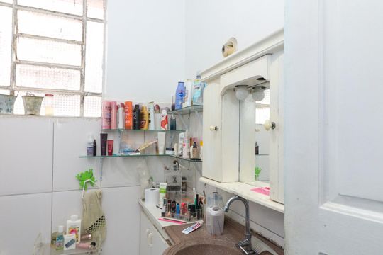 Casa 1 - Banheiro de casa à venda com 5 quartos, 600m² em Jardim Sulacap, Rio de Janeiro