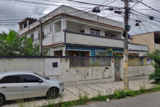 Fachada de casa à venda com 5 quartos, 600m² em Jardim Sulacap, Rio de Janeiro