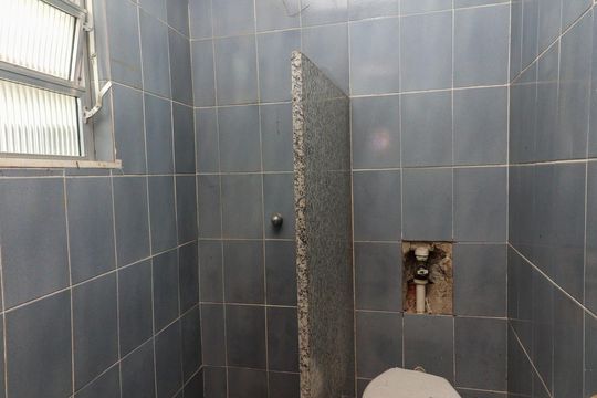 Banheiro Externo - Casa 2 de casa à venda com 5 quartos, 600m² em Jardim Sulacap, Rio de Janeiro