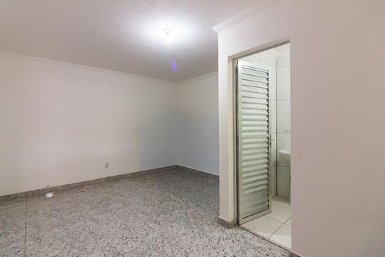 Quarto  de casa para alugar com 1 quarto, 55m² em Conceicao, Osasco