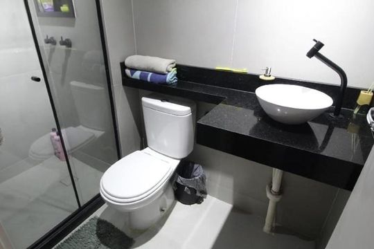 Banheiro de apartamento à venda com 2 quartos, 65m² em Vargem Grande, Rio de Janeiro