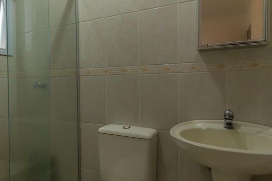 Banheiro de serviço de casa de condomínio para alugar com 4 quartos, 292m² em Jardim Sao Paulo Ii, Cotia