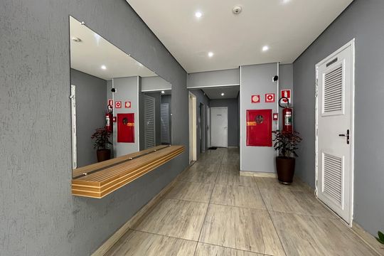 Hall de entrada de apartamento para alugar com 2 quartos, 53m² em Vila Siqueira, São Paulo