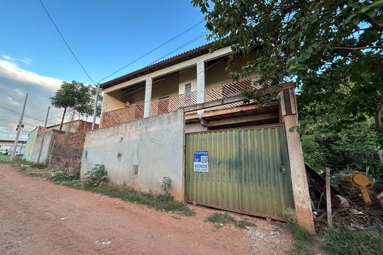 Fachada de casa à venda com 3 quartos, 70m² em São Sebastião, Brasília
