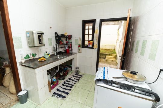 Cozinha de casa de condomínio à venda com 3 quartos, 50m² em Campo Grande, Rio de Janeiro