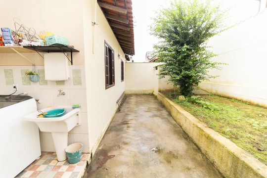Quintal de casa de condomínio à venda com 3 quartos, 50m² em Campo Grande, Rio de Janeiro