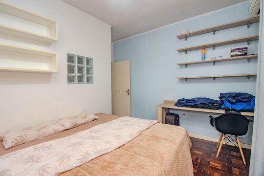 Quarto 2 de apartamento para alugar com 2 quartos, 93m² em Santa Cecília, Porto Alegre