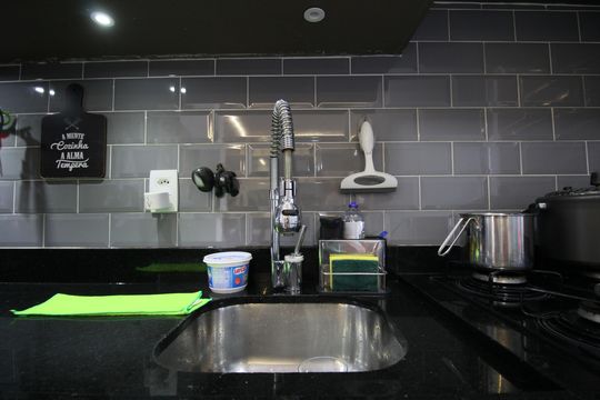 Cozinha de apartamento para alugar com 2 quartos, 47m² em Vila Andrade, São Paulo