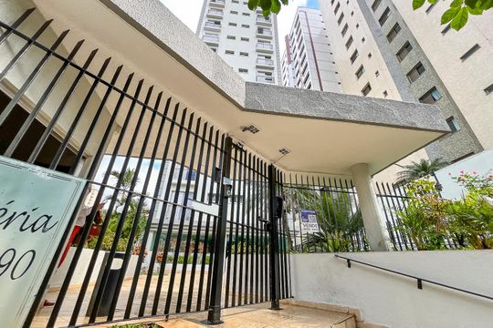 Fachada + plaquinha de apartamento à venda com 2 quartos, 71m² em Santa Paula, São Caetano do Sul