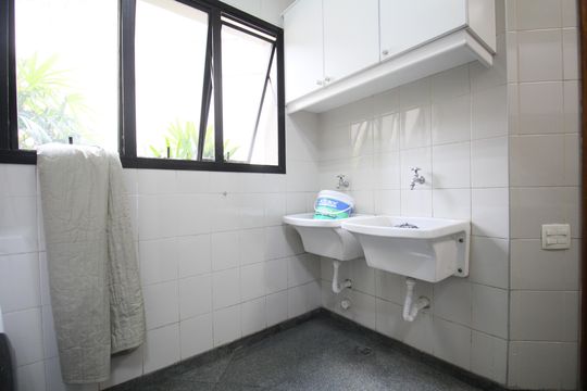 Área de Serviço de apartamento para alugar com 5 quartos, 290m² em Vila Morumbi, São Paulo