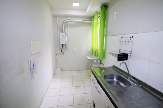 Cozinha de apartamento para alugar com 2 quartos, 50m² em Brás de Pina, Rio de Janeiro