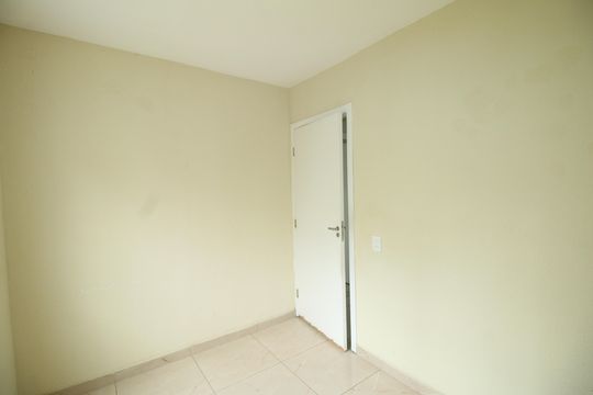 Quarto 1 de apartamento para alugar com 2 quartos, 50m² em Brás de Pina, Rio de Janeiro