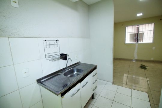 Cozinha de apartamento para alugar com 2 quartos, 50m² em Brás de Pina, Rio de Janeiro