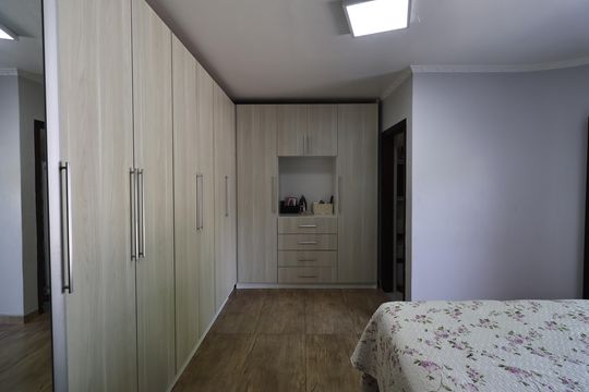 Suite de casa à venda com 3 quartos, 205m² em Jardim Rina, Santo André