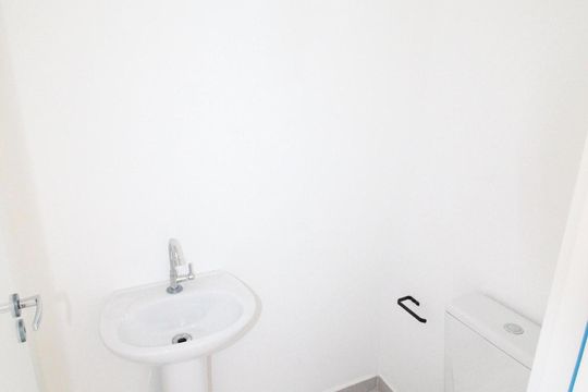 Sala de casa de condomínio para alugar com 2 quartos, 58m² em Jardim Santa Ines Iii, São José dos Campos