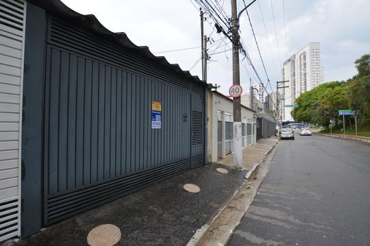 FACHADA  de casa à venda com 4 quartos, 160m² em Jardim Peri Peri, São Paulo